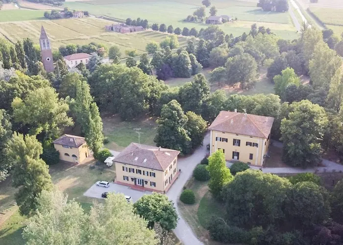 Palazzo Bonfiglioli ベッド・アンド・ブレックファスト 4*