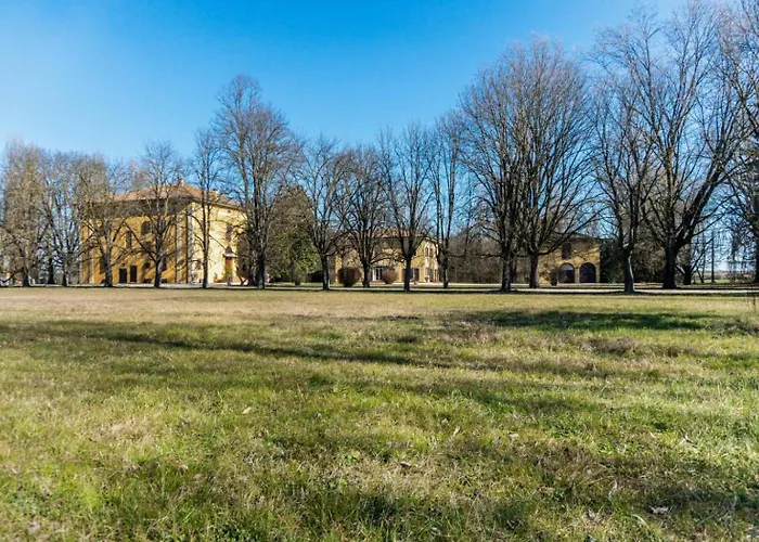 Palazzo Bonfiglioli Bed & Breakfast 4*